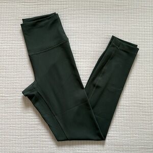 LIKE NEW Lululemon Wunder Train High Rise Leggings - Green - Size 4 - 25 Length